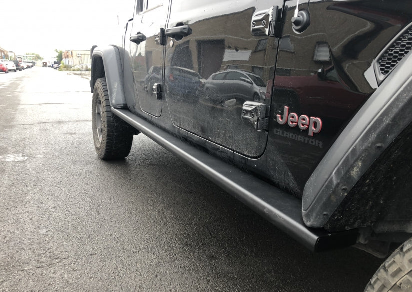 Protection de bas de caisse de type ''Rock Beam'' pour Gladiator
