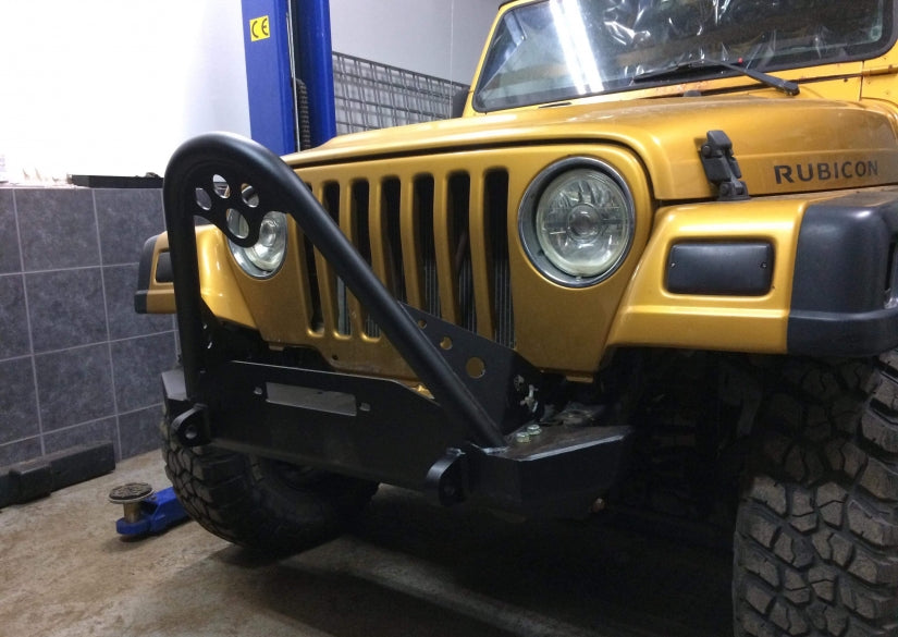 Pare-chocs avant court avec ''stinger'' pour Jeep Wrangler TJ