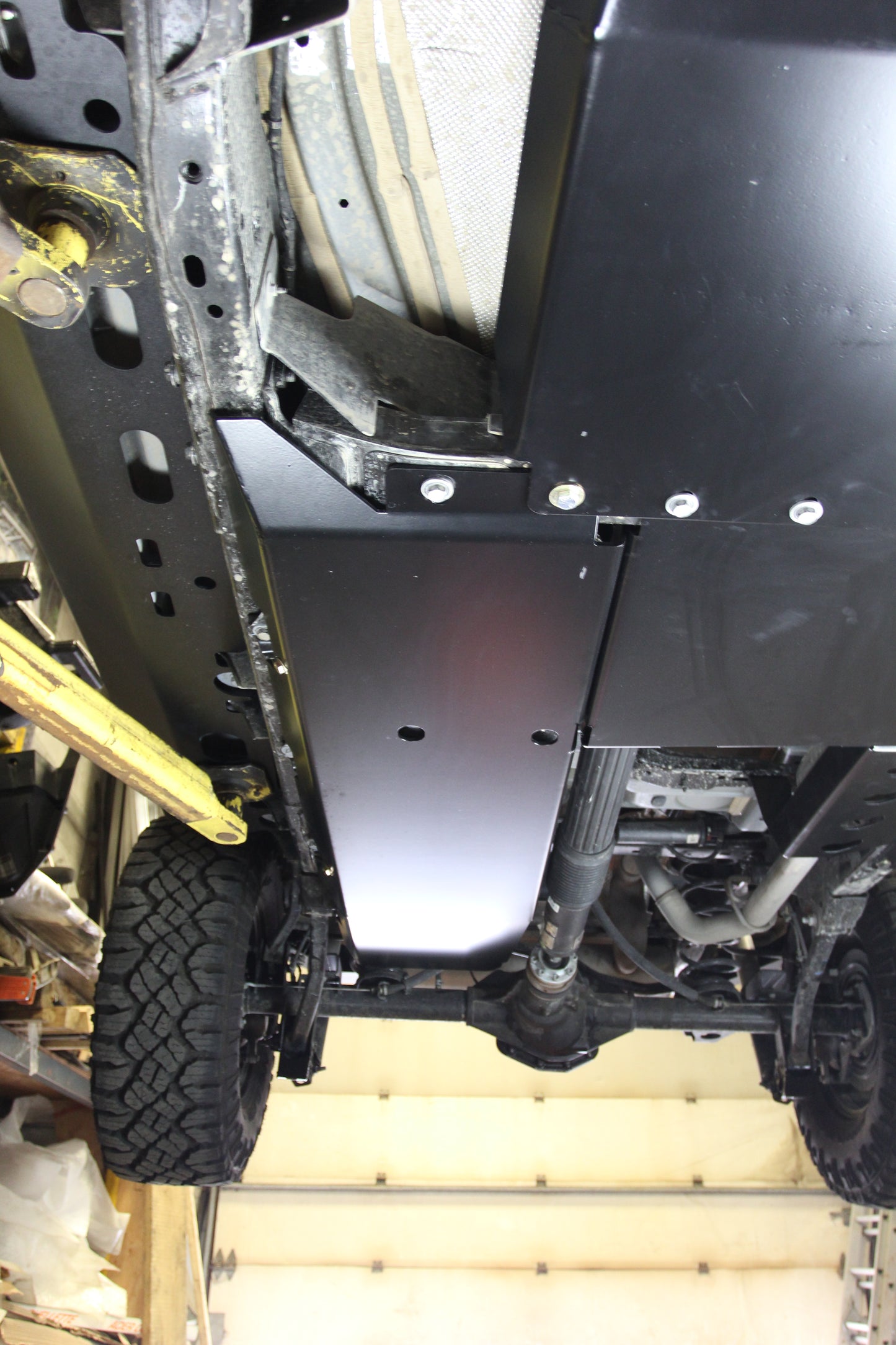 JLU FUEL TANK SKID
